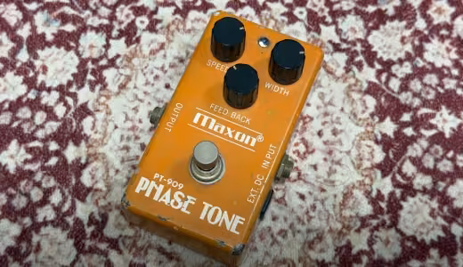 オレンジ色のMaxon PT-909 Phase Toneの外観