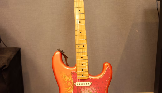 Fender Japan Custom Edition Pink Paisley