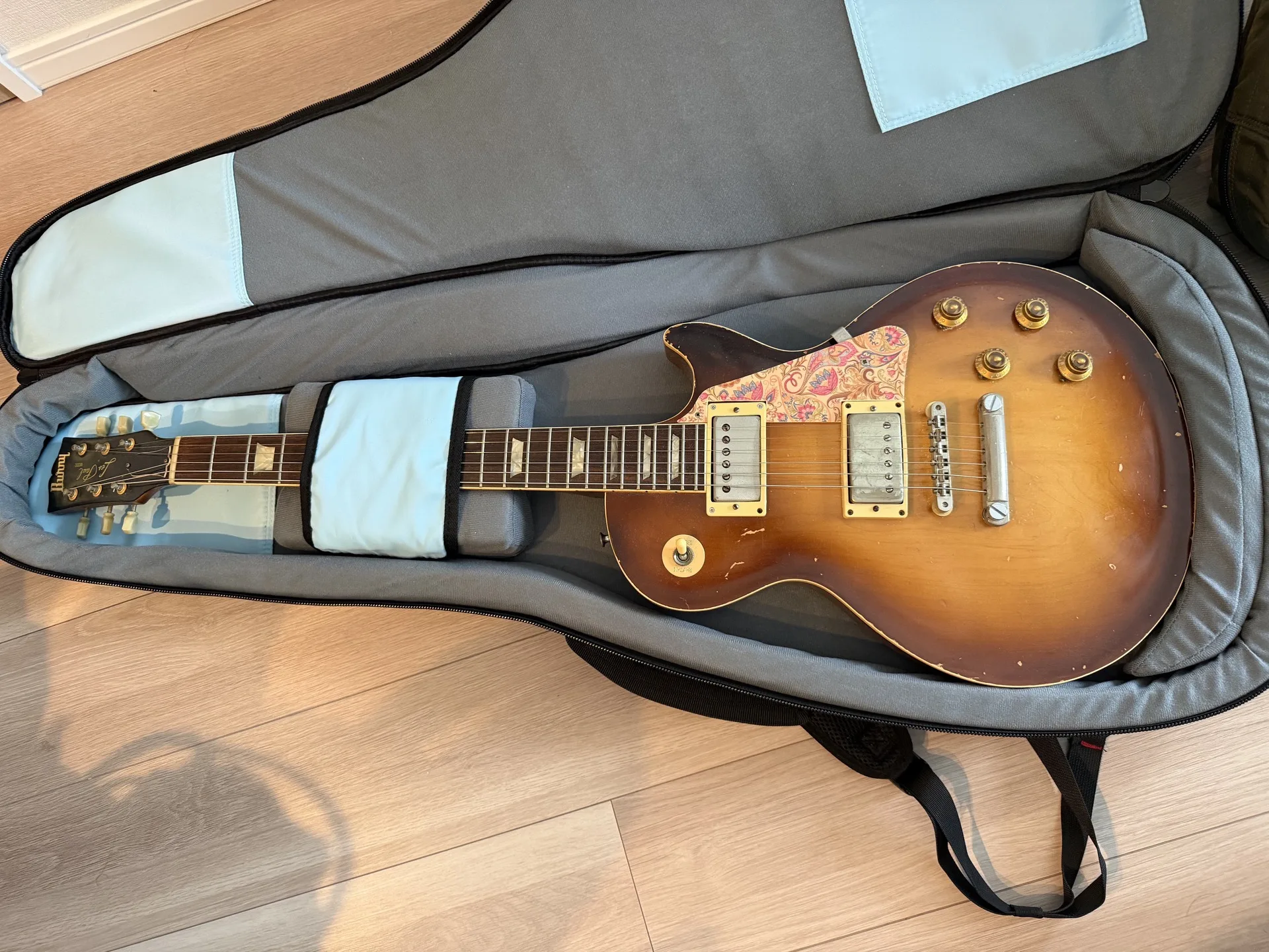 GHOSTFIRE ファントムシリーズにLes Paulを収納した状態