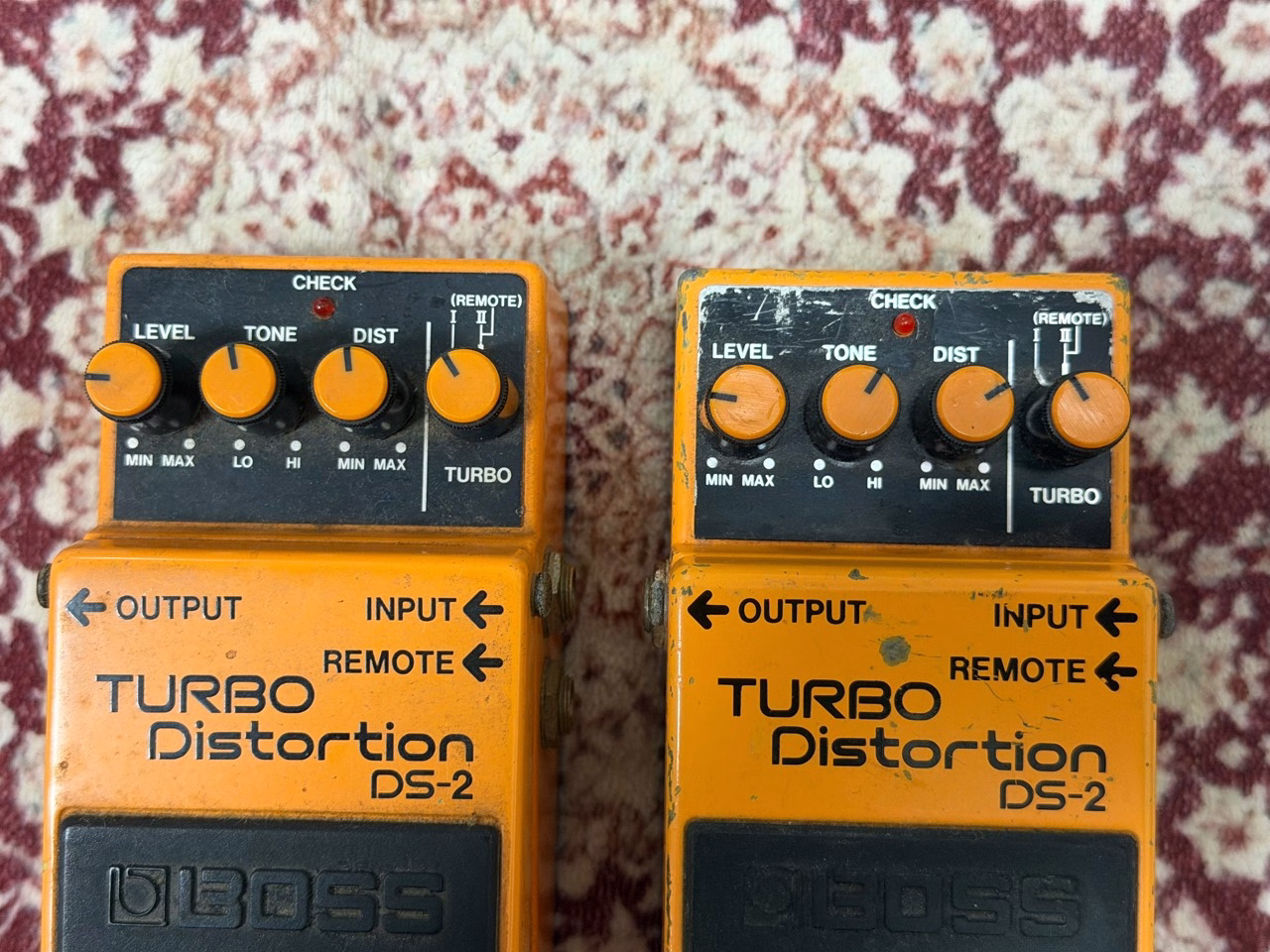 DS-2のLEVEL、TONE、DIST、TURBO IとIIの切り替えノブ