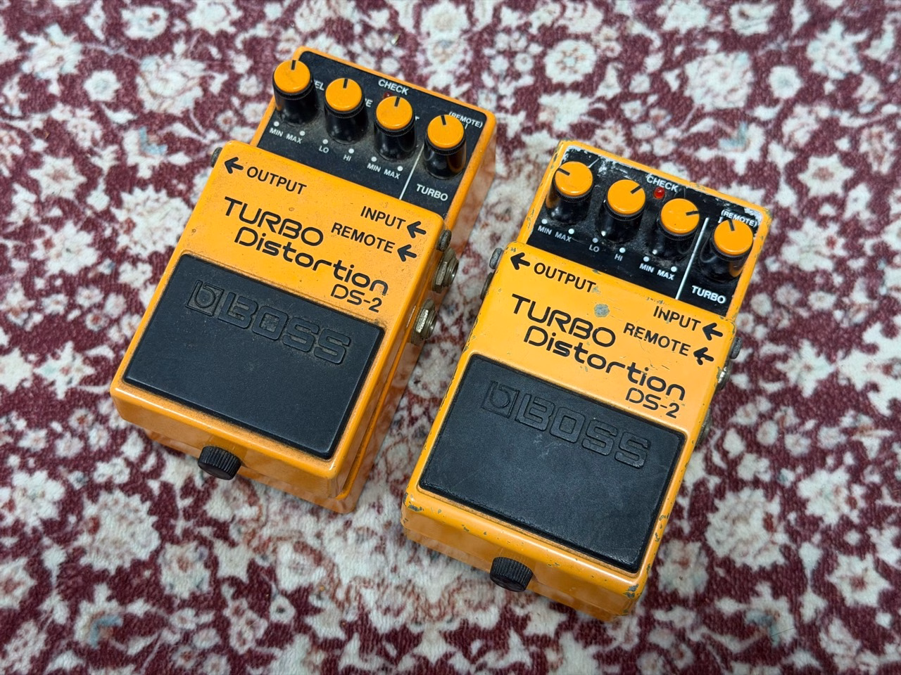 所有するBOSS DS-2を2台並べた外観