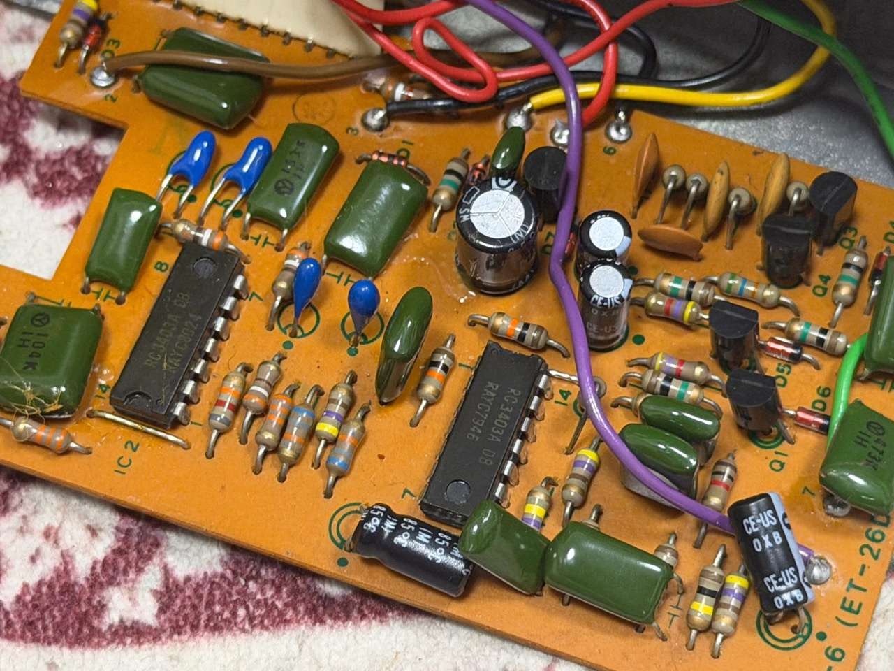 BOSS GE-6内部基板と2個のRC3403ADB