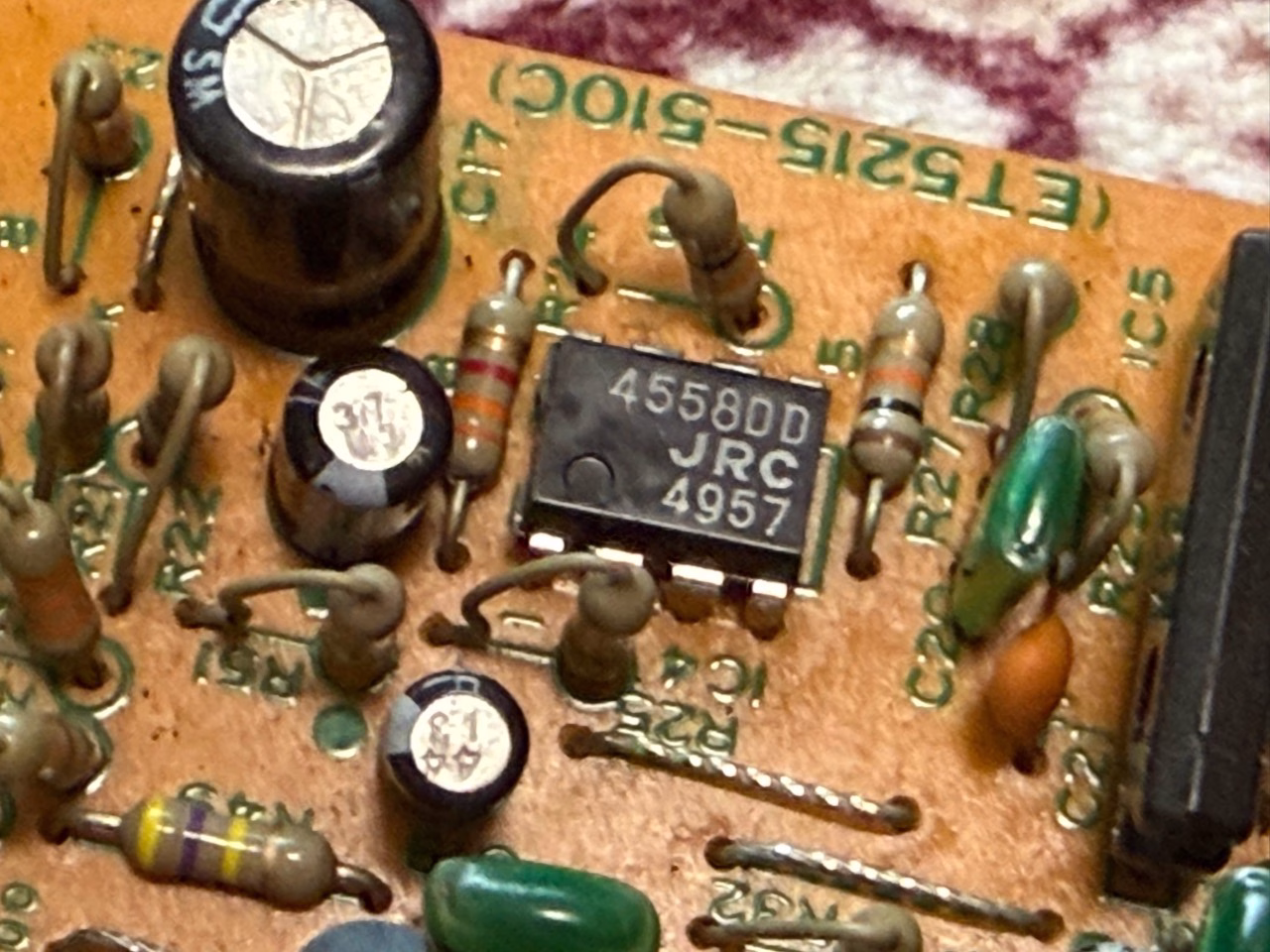 日本製GE-7基板の4558DD JRC刻印のオペアンプ