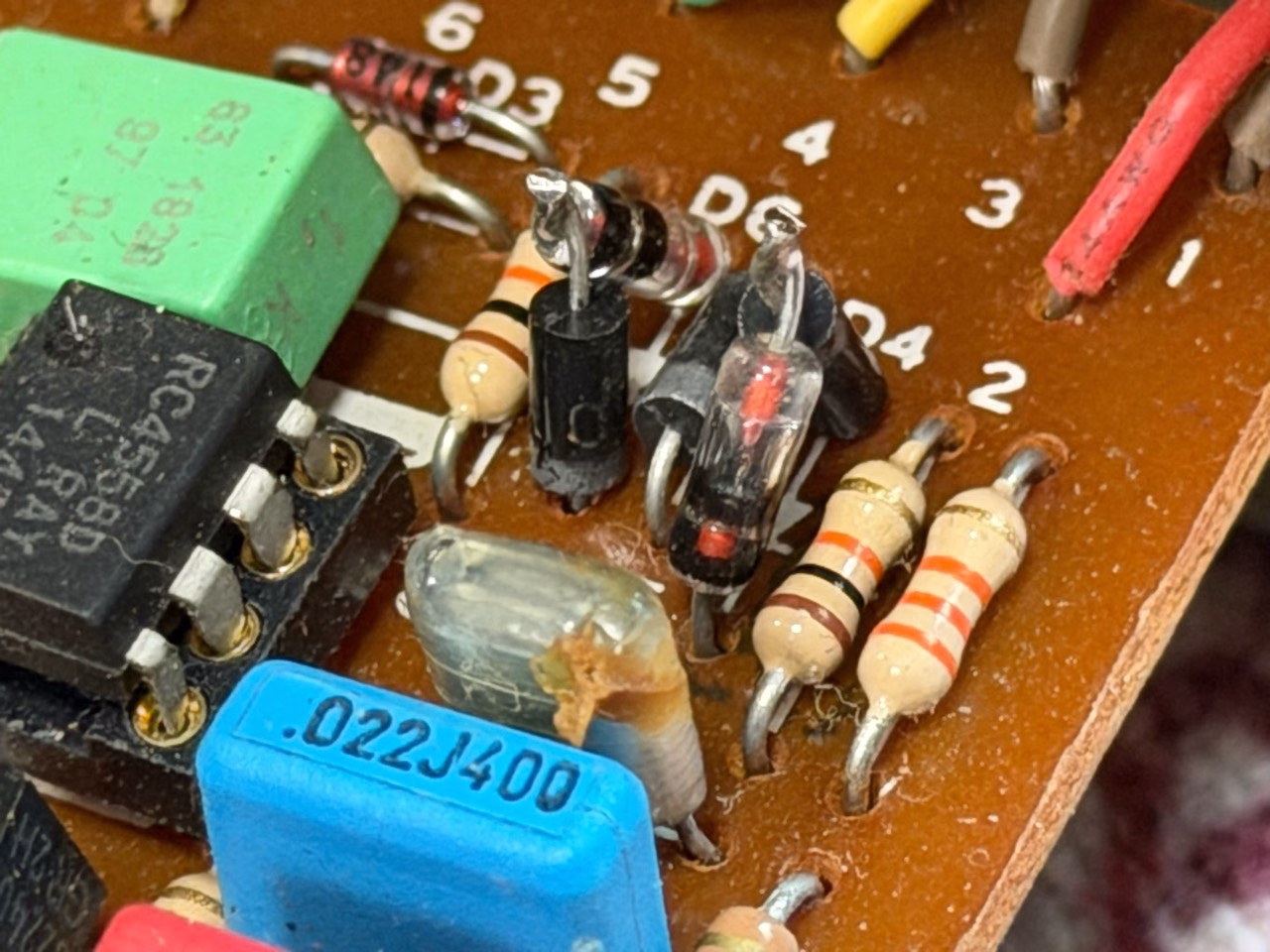 SD-1フルボディMODのD4・D5・D6周辺。整流ダイオードとゲルマニウムダイオードを組み合わせた実装