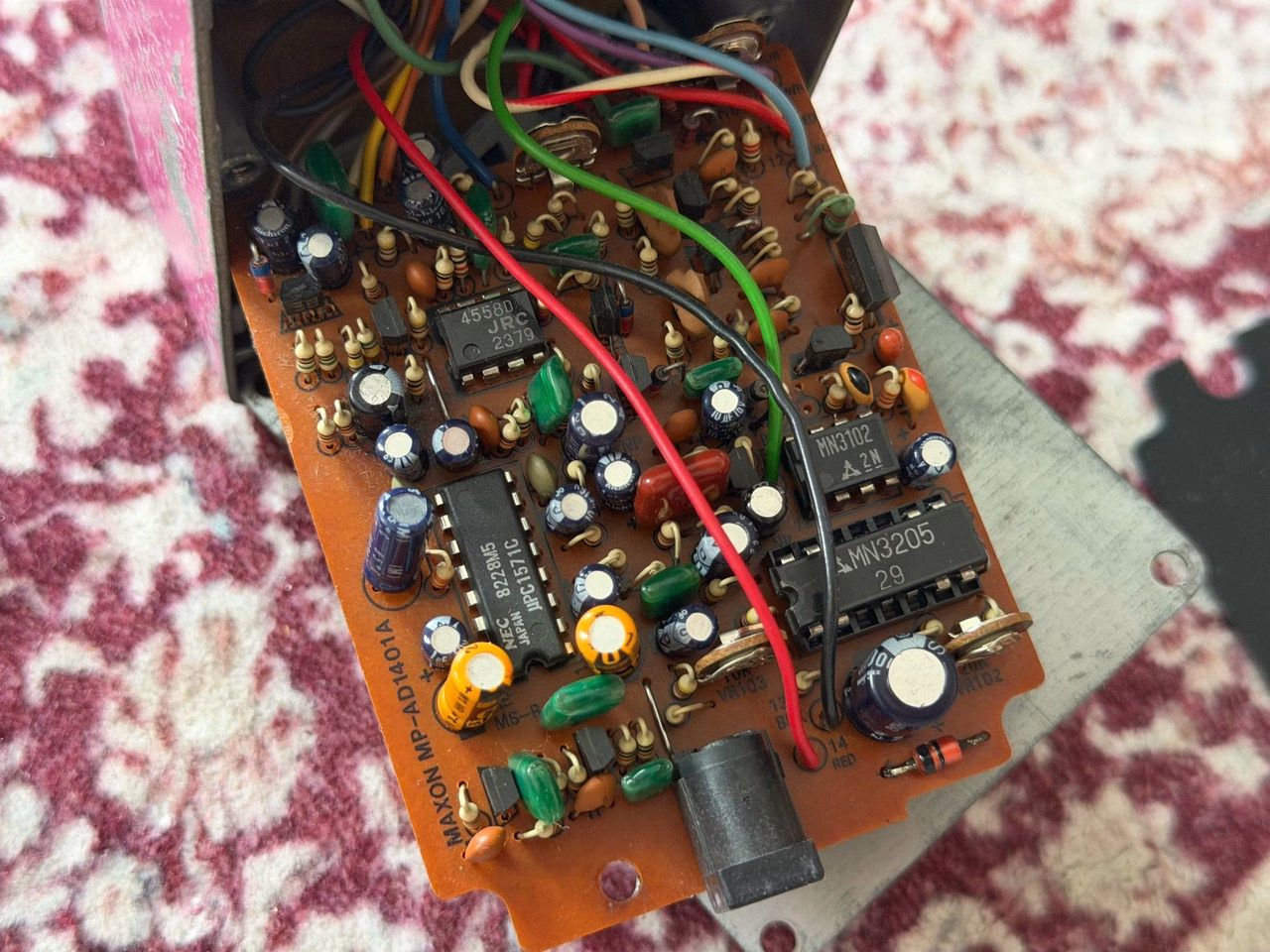 MN3205とMN3102を搭載したMaxon AD-9の内部基板