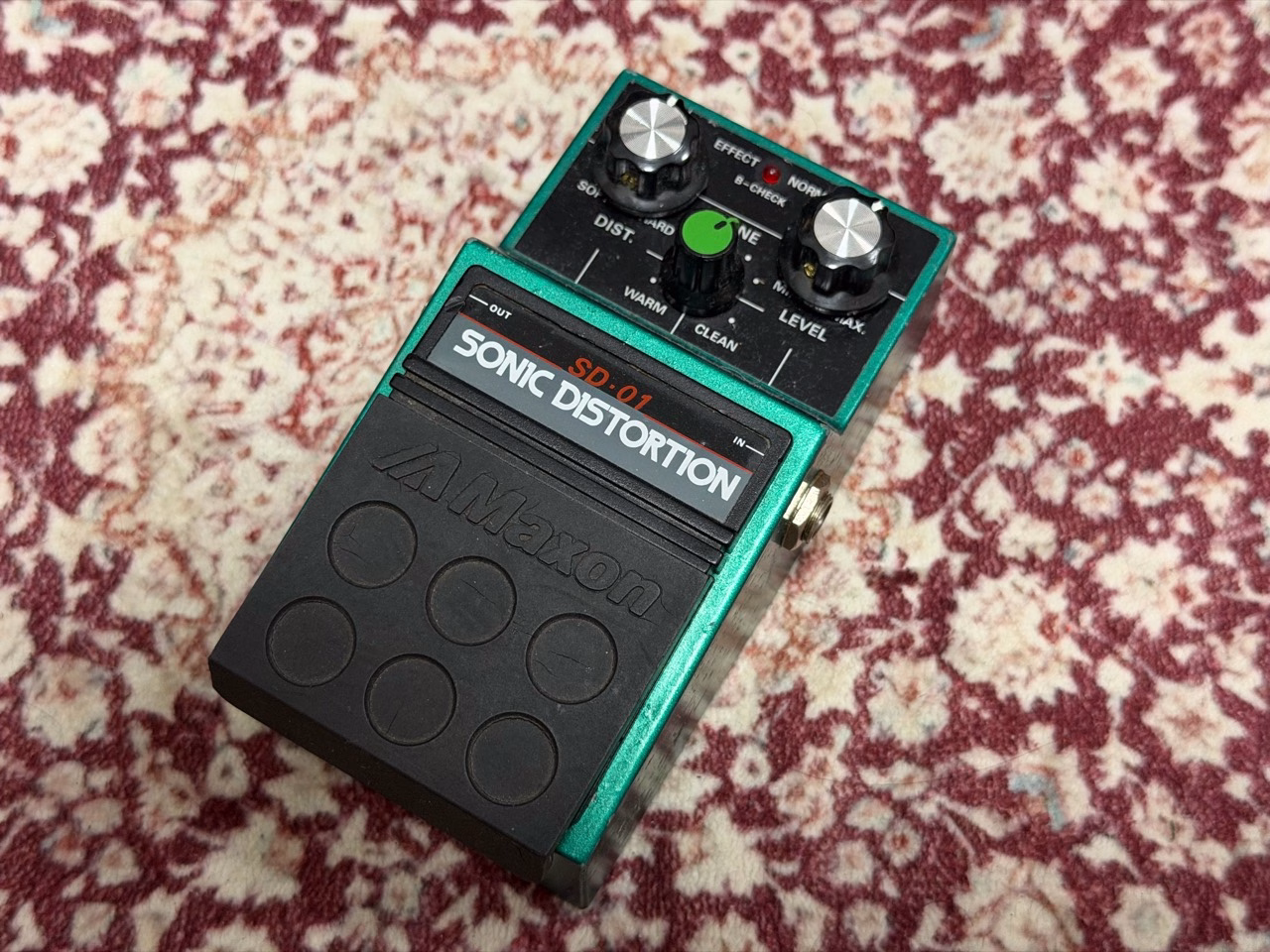 緑色のMaxon SD-01 Sonic Distortionの外観