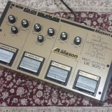 所有しているMaxon UE305。コンプレッサー／リミッター、アナログディレイ、ステレオコーラスを備えた本体