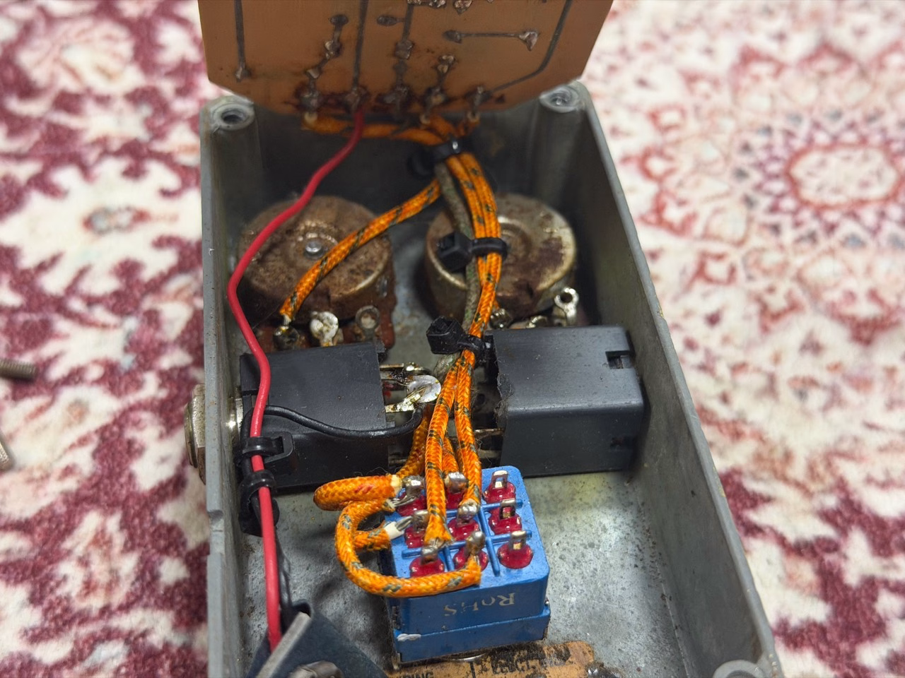 GEヴィンテージワイヤーと3PDTスイッチでトゥルーバイパス化したMXR Distortion+