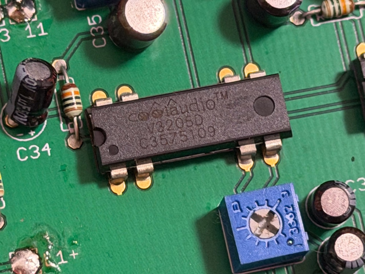 Retro-Sonic Analog Delayに搭載されたCoolaudio V3205D