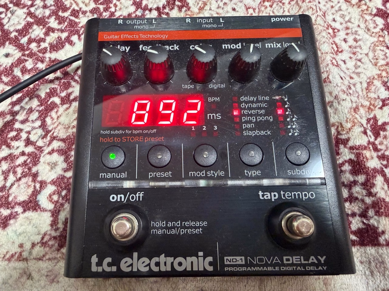 TC Electronic ND-1 Nova Delayのツマミとモード表示