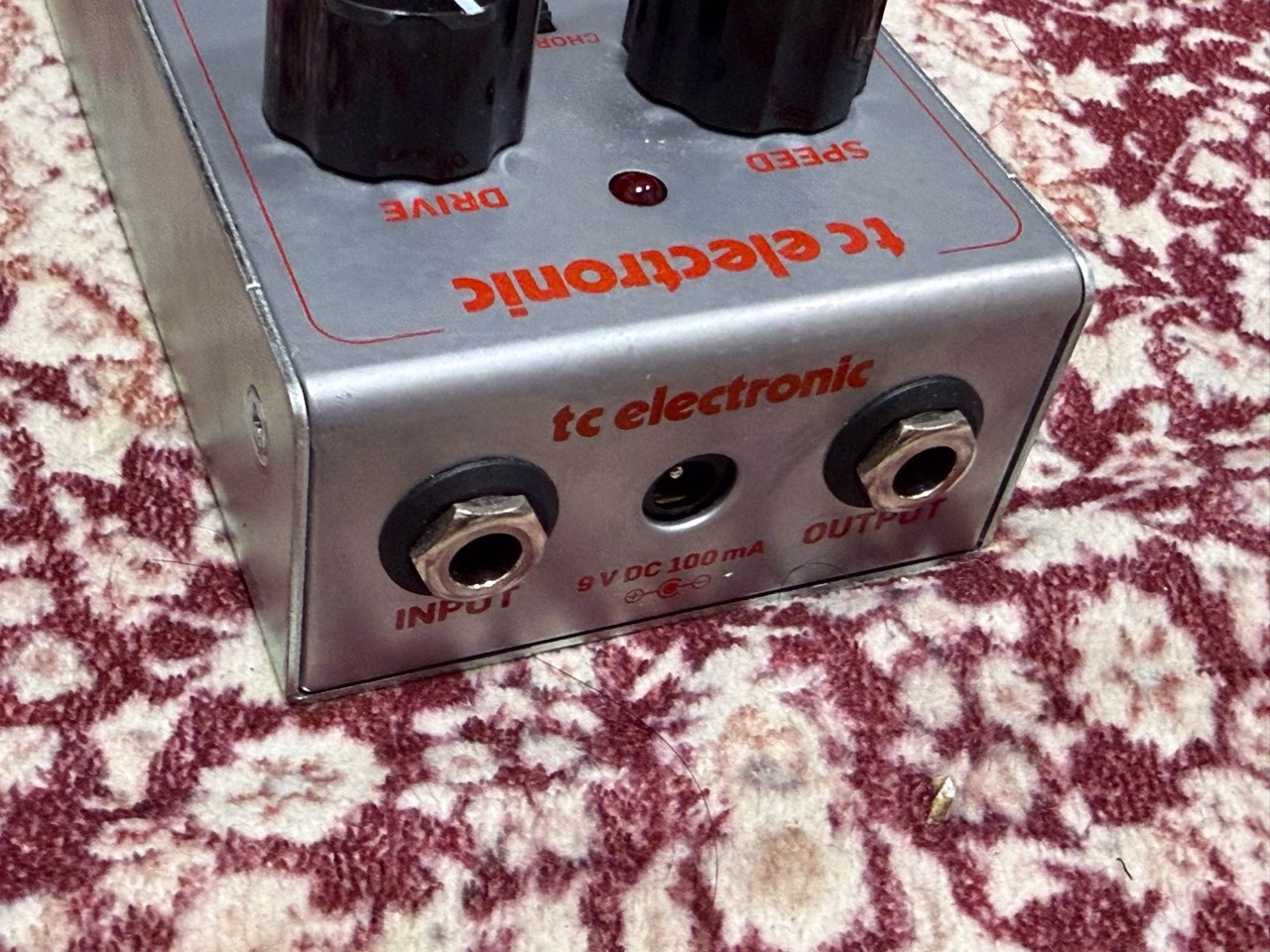 VIBRACLONE ROTARYの入出力端子と9V DC 100mA電源表示